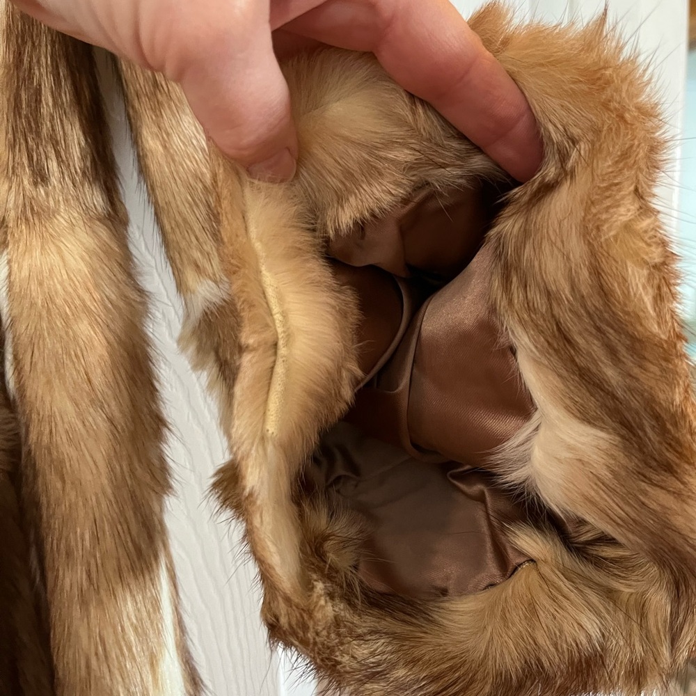 Luxurious Fur Coat with Double-Breasted Design - Picture 15 of 16